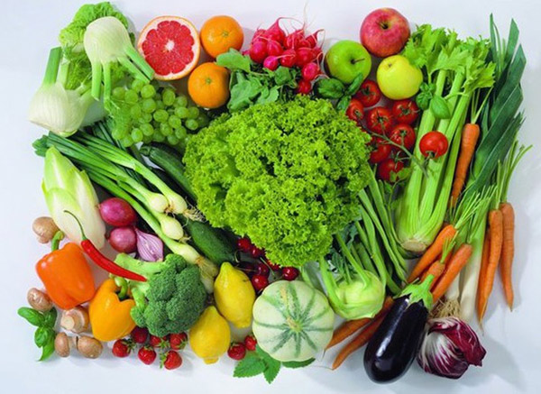 Cách giảm axit uric máu hiệu quả từ rau xanh và hoa quả tươi